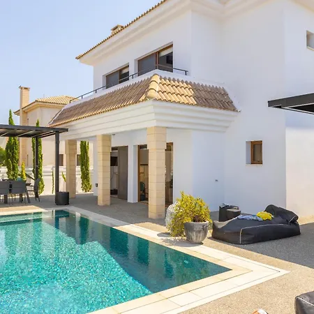 Sunnyvillas-3br New Modern Villa-private Pool-hvn Villa *