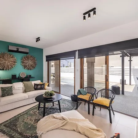 Sunnyvillas-3br New Modern Villa-private Pool-hvn