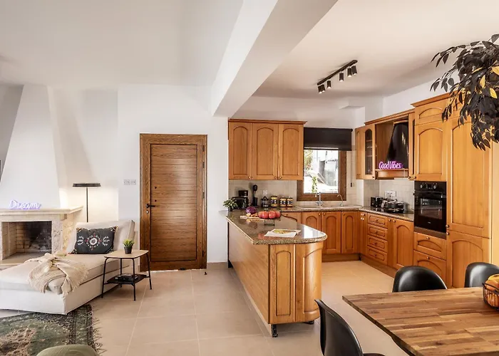 Sunnyvillas-3br New Modern Villa-private Pool-hvn Paralimni