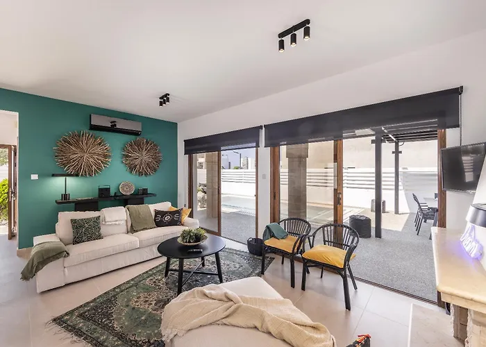 Sunnyvillas-3br New Modern Villa-private Pool-hvn